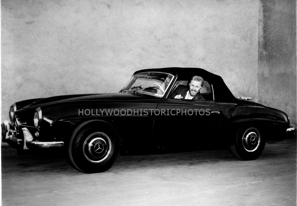 Actor Kirk Douglas 1956 Mercedes 190 WM.jpg